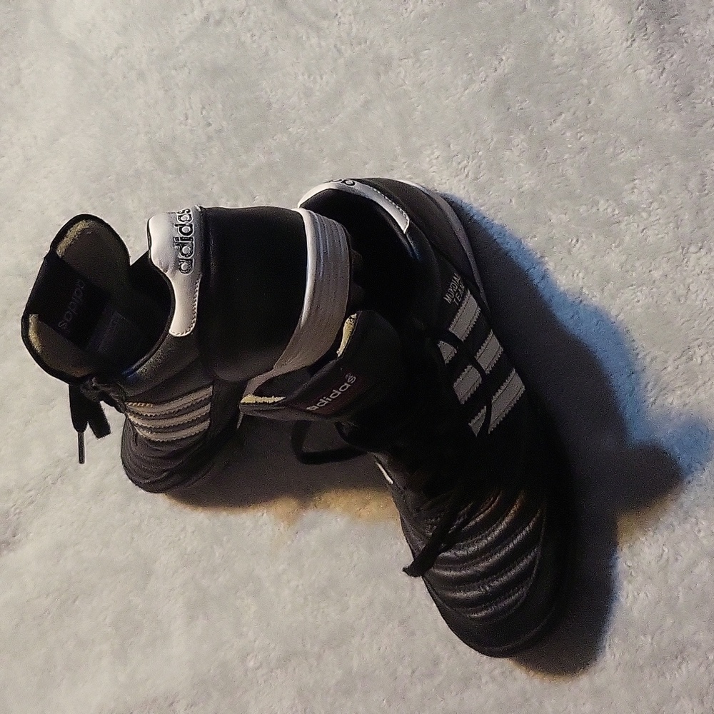 ADIDAS COPA MUNDIAL INDOOR SHOES 7SZ BLACK, LIKE NEW